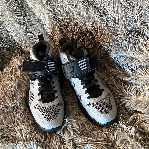 Shoes Elation Mens Size 9 Grey And Black Breakaway Ankle Support